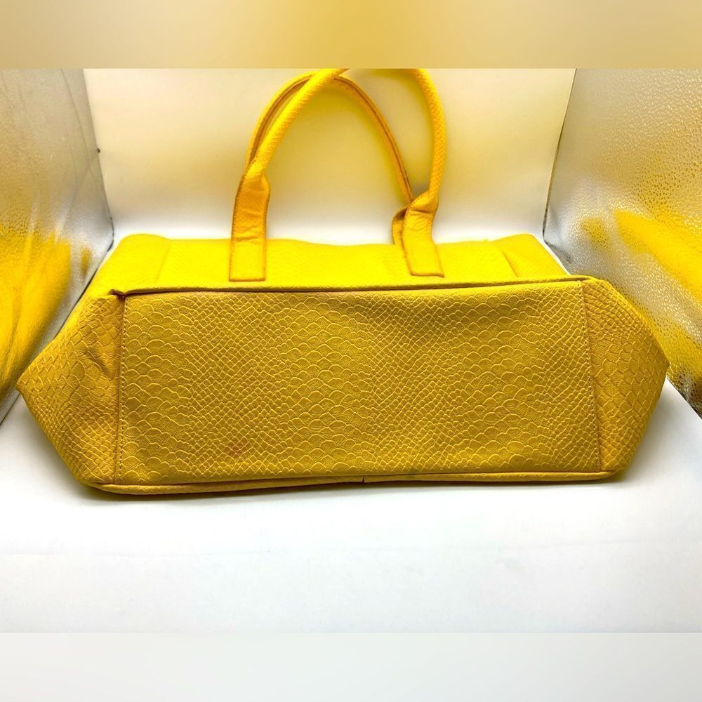 Neiman Marcus Yellow Leather Hand/Shoulder Bag - Picture 7 of 10